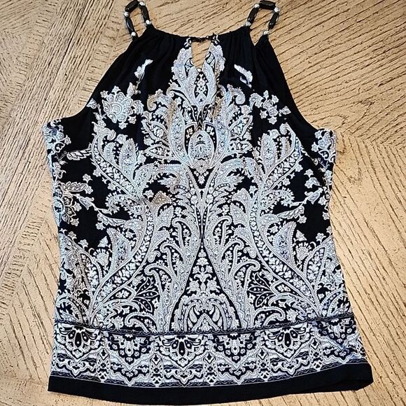 Black and white summer v neck top size M - Picture 5 of 8